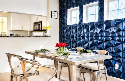 Sherman Oaks Villa | Chic Urban Oasis, Sleek Design, Designer Amenities and Private Patio Retreat