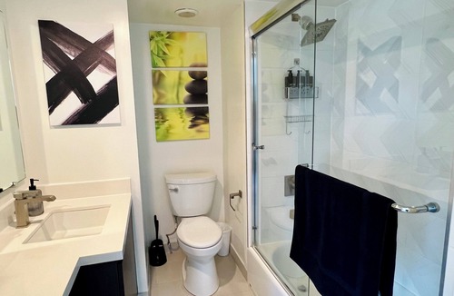 Westwood Hotel | Chic Westwood Century City Apartment w/Balcony, Parking, Laundry