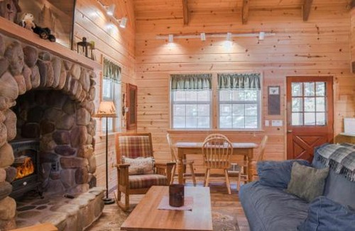 Leavenworth House | Chipmunk Lodge