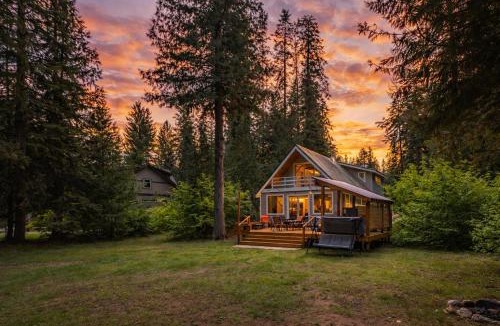 Ardenvoir House | Chiwawa River Chalet by NW Comfy Cabins