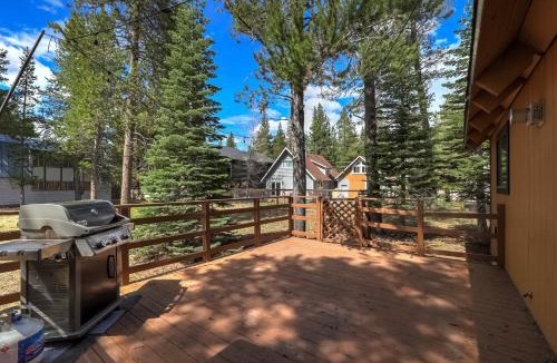 Tahoe Paradise House | Christmas Valley Chalet - Tahoe Adventure Awaits