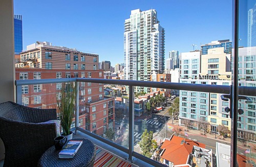 East Village Condo | City Suite High-rise Views Parking Private Balcony