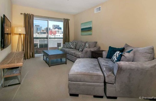 Pacific Terrace Condo | Classic Gaslamp Condo with Easy Access to Everything!