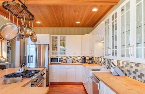 Tillamook County House | Classic Ridge Retreat by Manzanita Beach Getaway: Dog-Friendly & Games