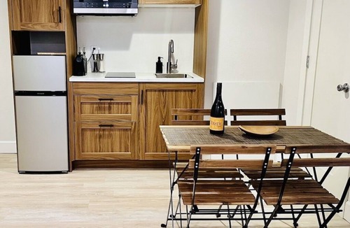 Irvington Apartment | Classy Irvington Living Space near Convention Center