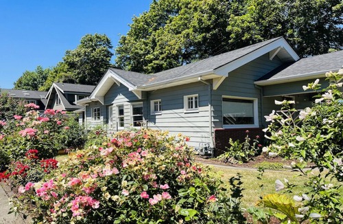 Irvington Apartment | Classy Irvington Living Space near Convention Center