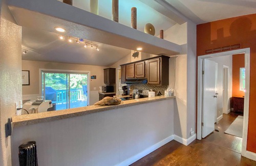 Eastsound House | Clean & Cozy 2br/2ba, Remodeled w/Hot Tub, Close To Beach & Town: See Reviews