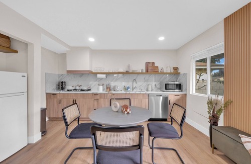 South San Gabriel House | Clean Stylish 2 Beds free parking for Small groups