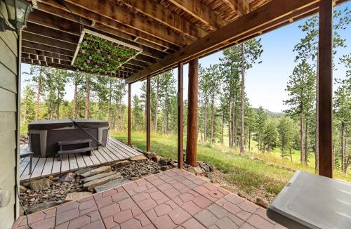 Benchmark House | Cliffview Cabin