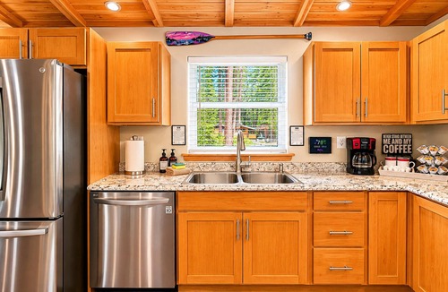 Leavenworth House | Close to Golf/Lake | Hot Tub | Deck | Dogs | BBQ