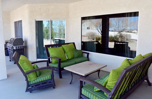 Pahrump House | Close to Hwy 160, about 20 seconds. Close to fine dining, large house with