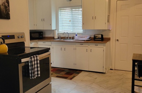 Port Orford Apartment | Close to local beaches, beachcombers welcome!