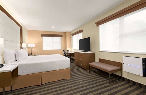 Anaheim Resort Resort | Club Wyndham Anaheim - 1 Bedroom