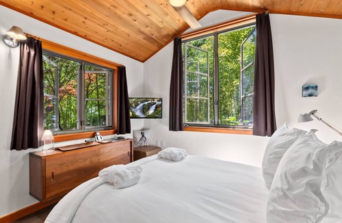 Manzanita Hotel | Coast Cabins