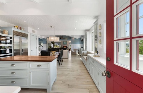 Olde Solana Beach House | Coastal Beach Living - Solana Beach: Ocean Front Street with Back Country Views