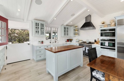 Olde Solana Beach House | Coastal Beach Living - Solana Beach: Ocean Front Street with Back Country Views