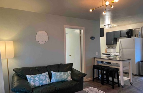 Coos Bay Apartment | Coastal Botanical Suite