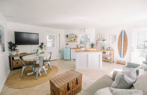 Olde Carlsbad House | Coastal Carlsbad Family Resort | Grotto Pool + Guest House