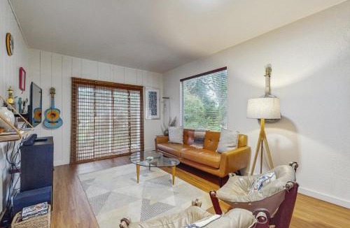 Fort Bragg House | Coastal Conifer Hideaway