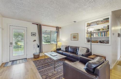 Fort Bragg House | Coastal Conifer Hideaway