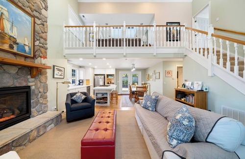 Neahkahnie Beach House | Coastal Cottage-Manzanita, OR-Fire pit, 3 blks to beach, Dogs welcome.