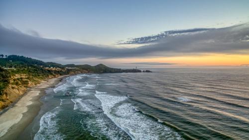 Historic Bayfront House | Coastal Garden - Anchor Pier Lodge