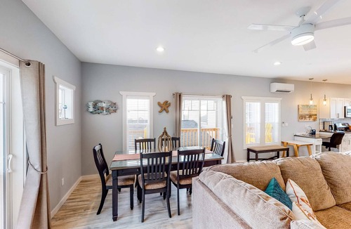 Newport House | Coastal gem near the beach with spacious layout - walk to dining & shops