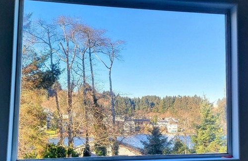 Lincoln City House | Coastal Retreat, walk to Lake, mins to Ocean, Casino, Shopping