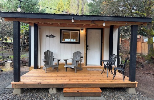 Idleyld Park Cabin | Coho Cabin in Umpqua National Forest