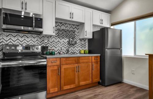 Valley Glen Apartment | Coldwater Canyon ADU