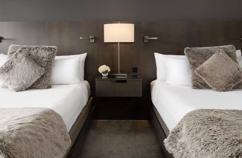 Downtown Portland Hotel | Comfort and Convenience! 3 Great Units, Pets Allowed