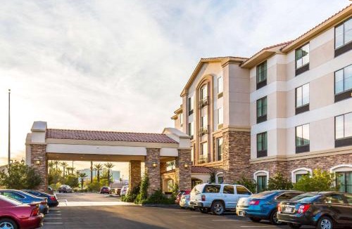 Whitney Ranch Hotel | Comfort Inn & Suites Henderson - Las Vegas