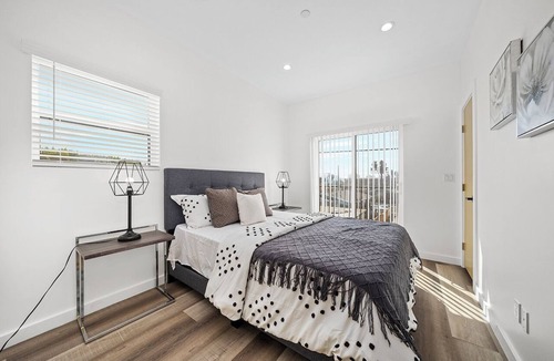 Rampart Village House | Comfort Suite Los Angeles