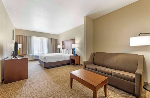 Vancouver Hotel | Comfort Suites Near Vancouver Mall