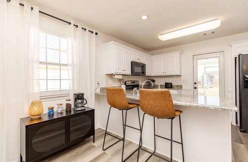 Warner Robins House | Comfortable 3BR | Screened Patio + Grill | WR