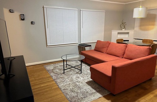 Creston - Kenilworth Apartment | Comfortable and quiet one bedroom side by side apartment