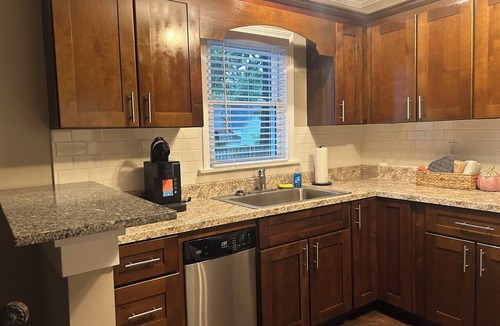 Covington Cottage | Comfortable Charming Convenient in Covington TN