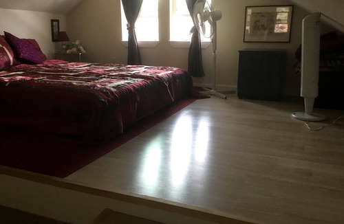 Penn Valley Cabin | Comfortable Upper Floor Mountain Getaway in Penn Valley, California