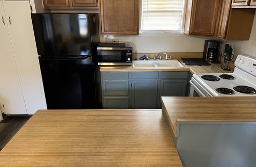 Winslow Apartment | Comfy Quiet 1bedroom apartment, close to DT Winslow