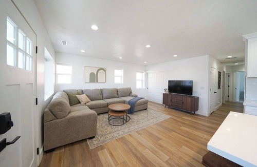 Franklin House | Completely Remodeled Adorable 3-bedroom entire house, central Provo