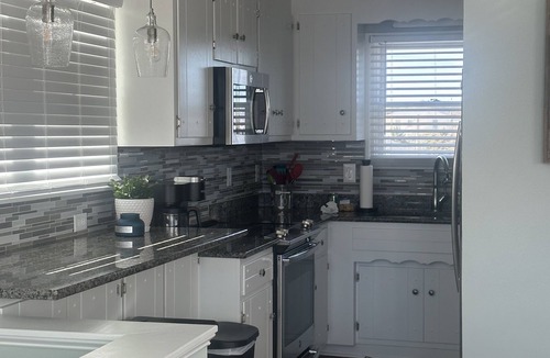 Kill Devil Hills Cottage | Completely Renovated in 2022! Perfect Location!