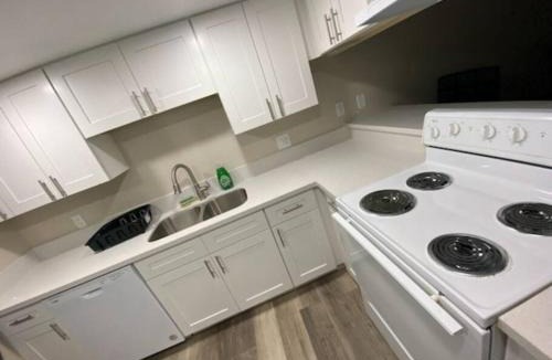 Downtown Las Vegas Apartment | condo in downtown free parking 4 mins frm Freemont