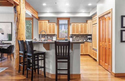 Park Meadows Cabin | Conifer by AvantStay | Secluded Cabin Amongst the Trees w/Hot Tub