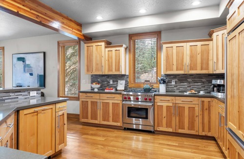 Park Meadows Cabin | Conifer by AvantStay | Secluded Cabin Amongst the Trees w/Hot Tub