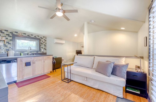 Concordia Apartment | Contemporary dog-friendly studio w/cable, WiFi, and private balcony