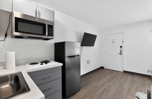 Las Vegas Apartment | Contemporary studio with sleek updated interiors