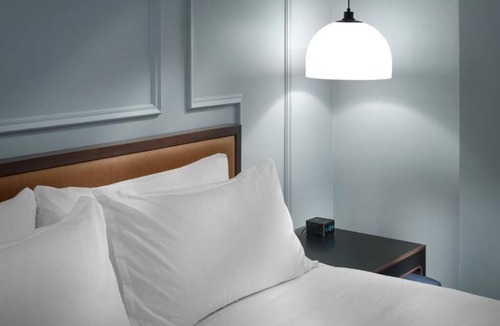 Mid-Market Hotel | Contemporary Suite, Axiom Hotel in San Francisco, Mono King