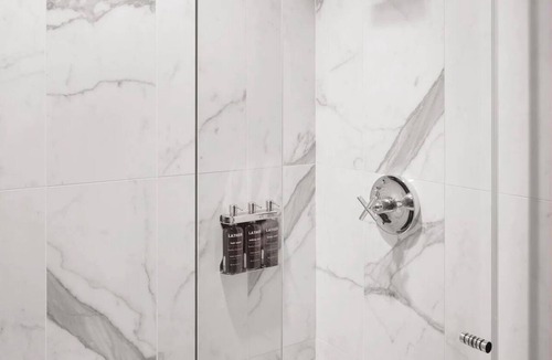 Mid-Market Hotel | Contemporary Suite, Axiom Hotel in San Francisco, Mono King