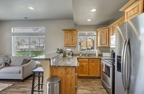 Layton House | Convenient 3BR with King Beds Near Hill AFB and Davis Conference Center