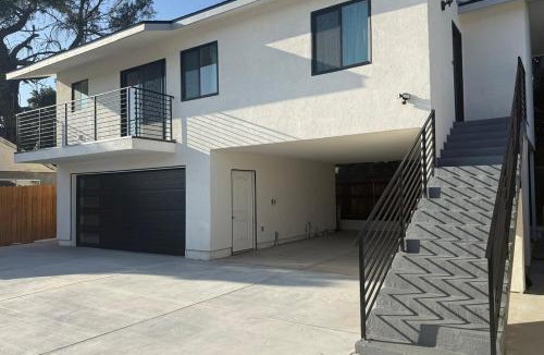 Altadena Apartment | Conveniently Located Near JPL Rose Bowl and Freeway